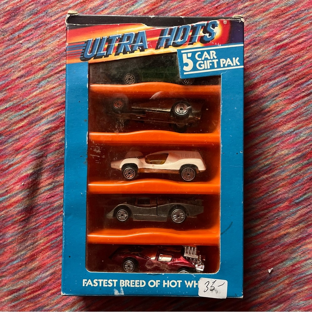 NIB VTG 1985 Hot Wheels Ultra Hots blister pack